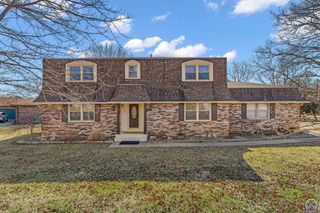 3342 SW Friar RD, Topeka, KS 66614