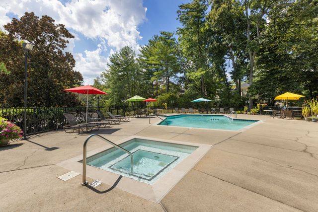 135 Harpeth Trace Smt, Nashville, TN 37221