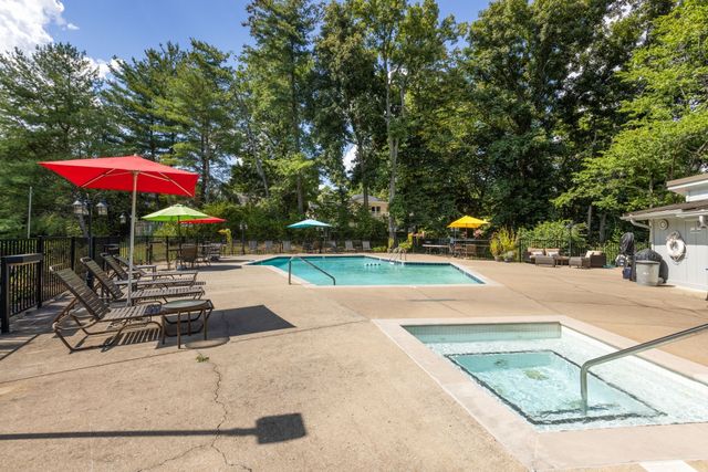 135 Harpeth Trace Smt, Nashville, TN 37221