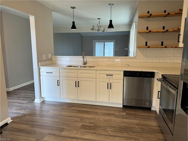1004 Culver LN, Virginia Beach, VA 23454