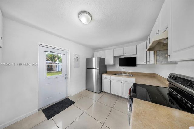 2411 Fletcher St, Hollywood, FL 33020