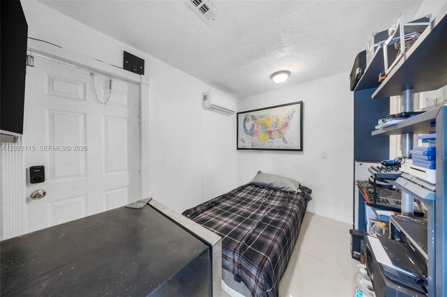 2411 Fletcher St, Hollywood, FL 33020