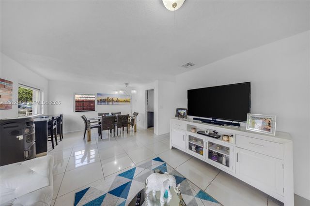 2411 Fletcher St, Hollywood, FL 33020