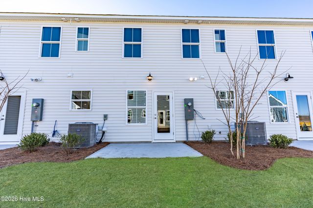 61 W Pioneer Way 108, Hampstead, NC 28443