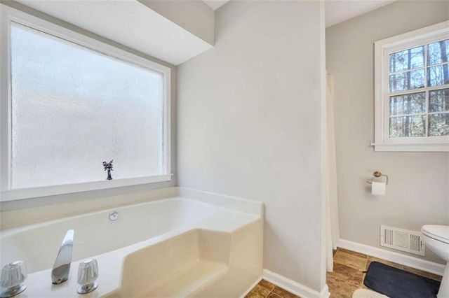 31 Willow Creek Drive, Locust Grove, GA 30248