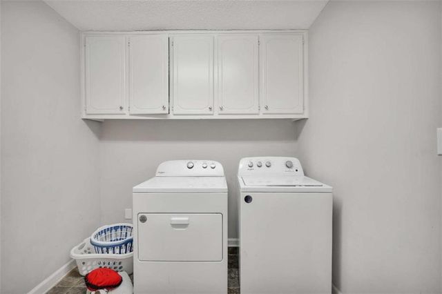 31 Willow Creek Drive, Locust Grove, GA 30248