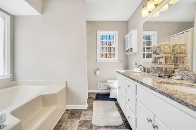 31 Willow Creek Drive, Locust Grove, GA 30248