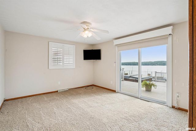 22799 GREAT RIVER Road, Le Claire, IA 52753