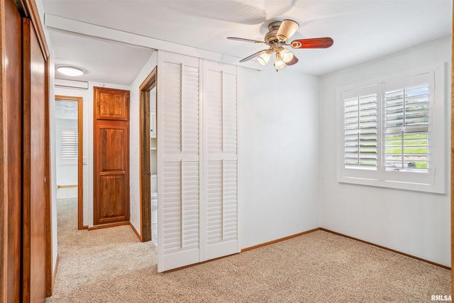 22799 GREAT RIVER Road, Le Claire, IA 52753