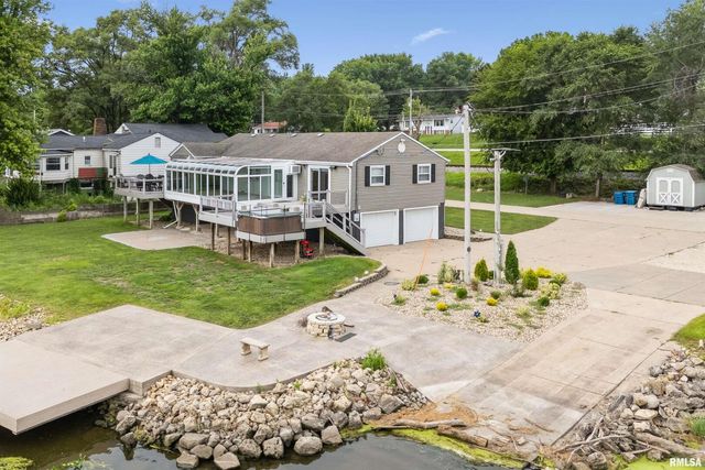 22799 GREAT RIVER Road, Le Claire, IA 52753