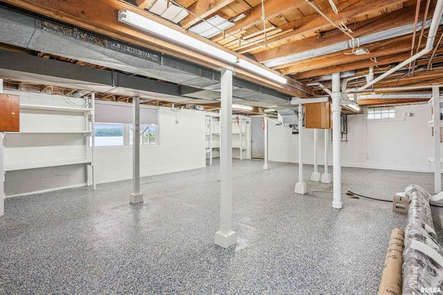 22799 GREAT RIVER Road, Le Claire, IA 52753