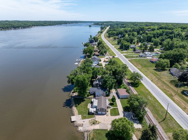 22799 GREAT RIVER Road, Leclaire, IA 52753