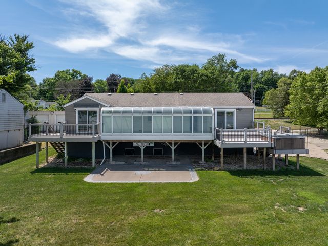 22799 GREAT RIVER Road, Leclaire, IA 52753