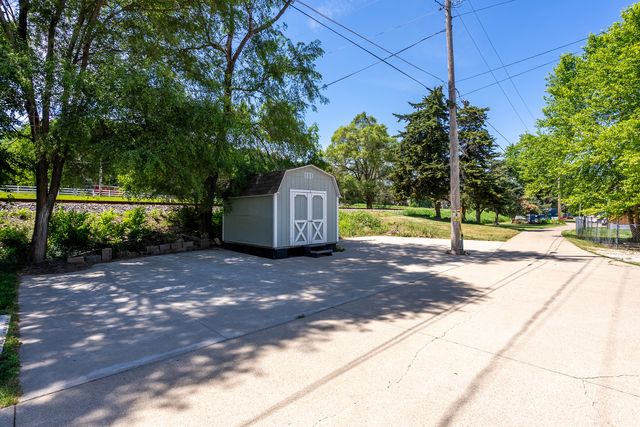 22799 GREAT RIVER Road, Leclaire, IA 52753