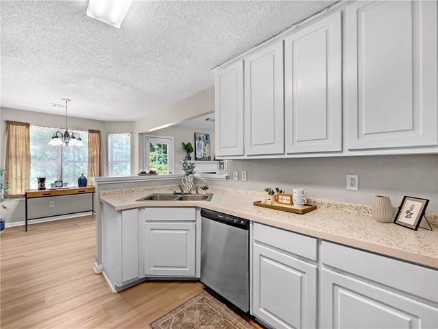 808 Summit Park Trail, Mcdonough, GA 30253