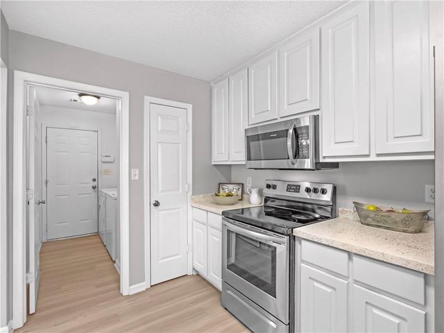 808 Summit Park Trail, Mcdonough, GA 30253