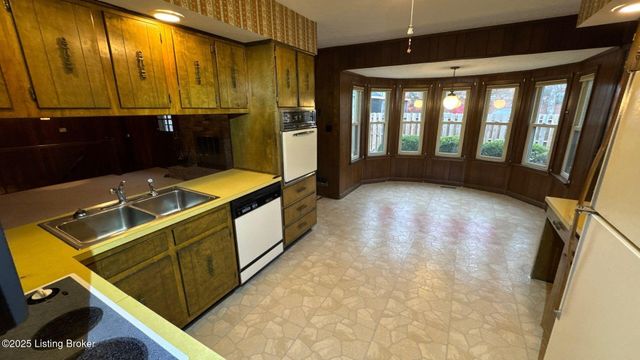 1925 Crossgate Ln, Crossgate, KY 40222