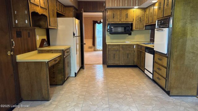 1925 Crossgate Ln, Crossgate, KY 40222