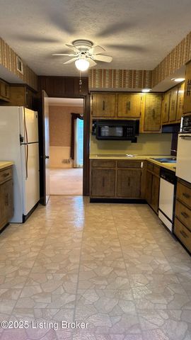 1925 Crossgate Ln, Crossgate, KY 40222