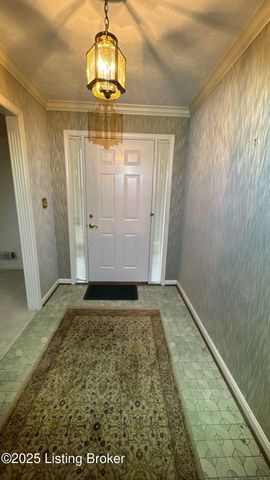 1925 Crossgate Ln, Crossgate, KY 40222