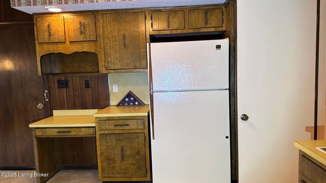 1925 Crossgate Ln, Crossgate, KY 40222