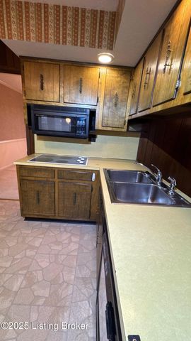 1925 Crossgate Ln, Crossgate, KY 40222