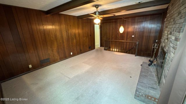 1925 Crossgate Ln, Crossgate, KY 40222