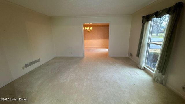 1925 Crossgate Ln, Crossgate, KY 40222