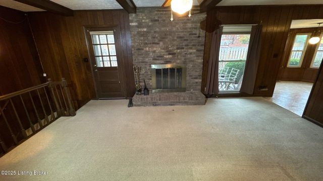 1925 Crossgate Ln, Crossgate, KY 40222