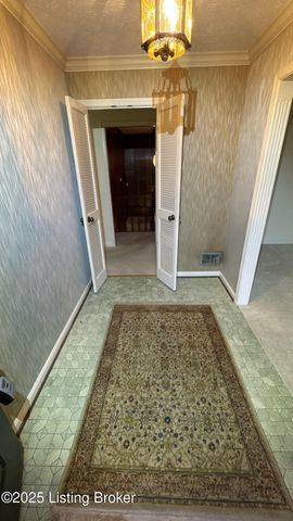 1925 Crossgate Ln, Crossgate, KY 40222