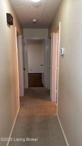 1925 Crossgate Ln, Crossgate, KY 40222