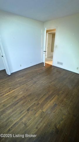 1925 Crossgate Ln, Crossgate, KY 40222