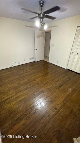 1925 Crossgate Ln, Crossgate, KY 40222