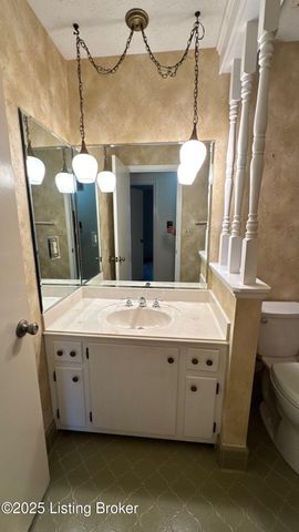 1925 Crossgate Ln, Crossgate, KY 40222