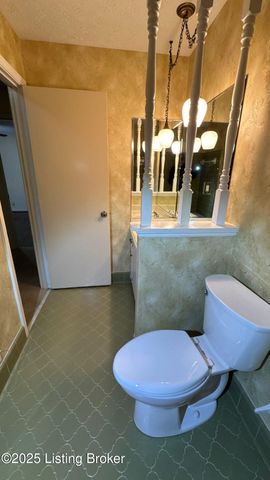 1925 Crossgate Ln, Crossgate, KY 40222