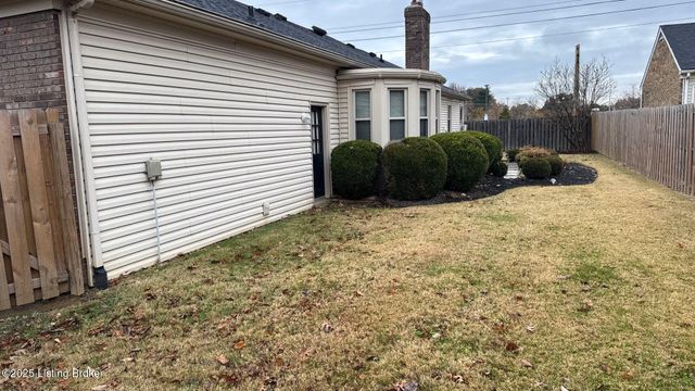 1925 Crossgate Ln, Crossgate, KY 40222