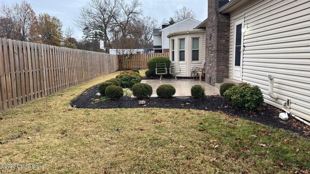 1925 Crossgate Ln, Crossgate, KY 40222