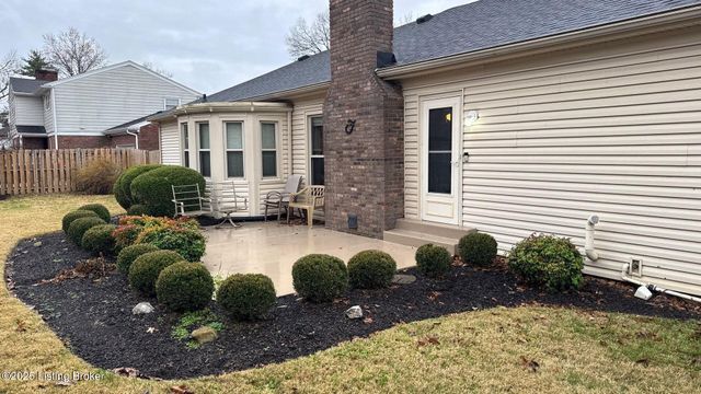 1925 Crossgate Ln, Crossgate, KY 40222