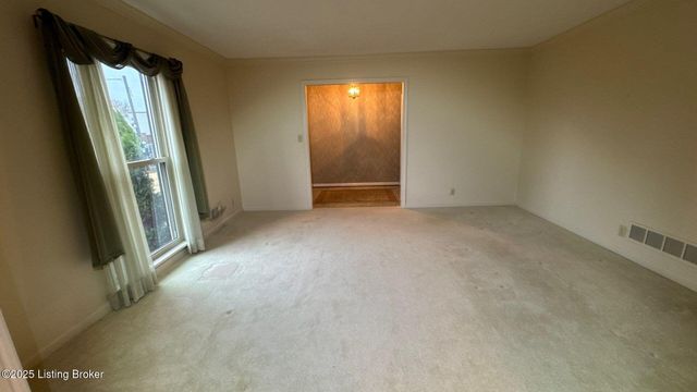 1925 Crossgate Ln, Crossgate, KY 40222