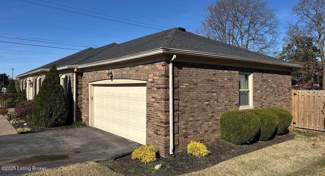 1925 Crossgate Ln, Crossgate, KY 40222