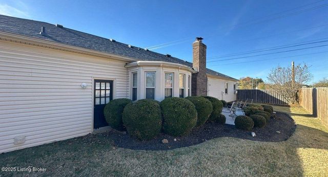 1925 Crossgate Ln, Crossgate, KY 40222