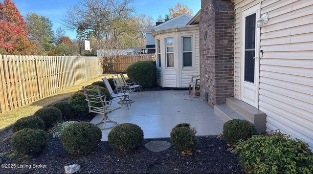 1925 Crossgate Ln, Crossgate, KY 40222