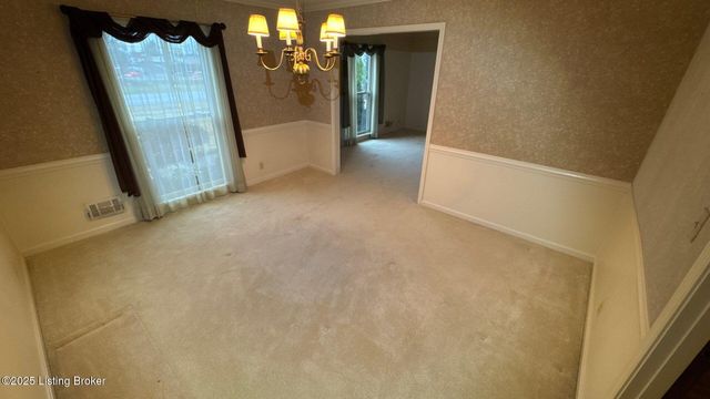 1925 Crossgate Ln, Crossgate, KY 40222