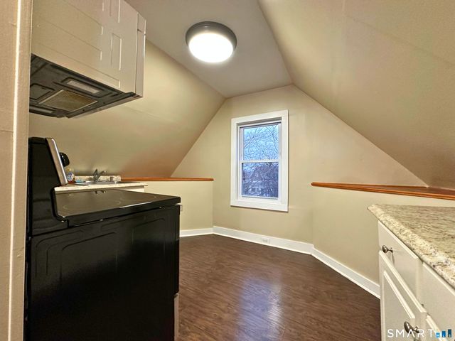 11 West Street, New London, CT 06320