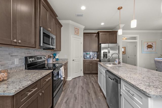 7388 Hiawatha Lane, Navarre, FL 32566