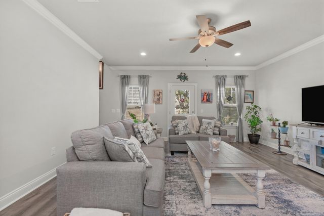 7388 Hiawatha Lane, Navarre, FL 32566