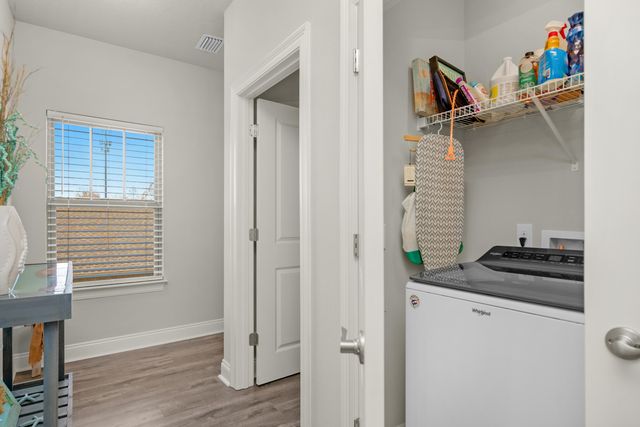 7388 Hiawatha Lane, Navarre, FL 32566