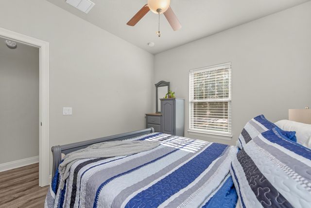 7388 Hiawatha Lane, Navarre, FL 32566