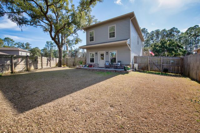 7388 Hiawatha Lane, Navarre, FL 32566