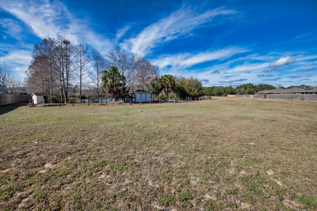 7388 Hiawatha Lane, Navarre, FL 32566